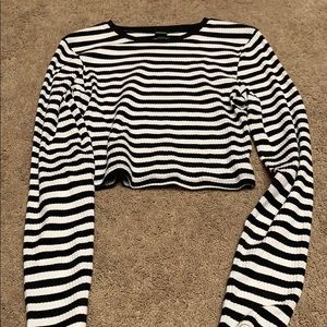 Stripped cropped long sleeve shirt